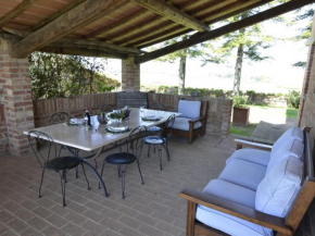 Pleasant Villa in Valiano with Terrace Garden Sun loungers